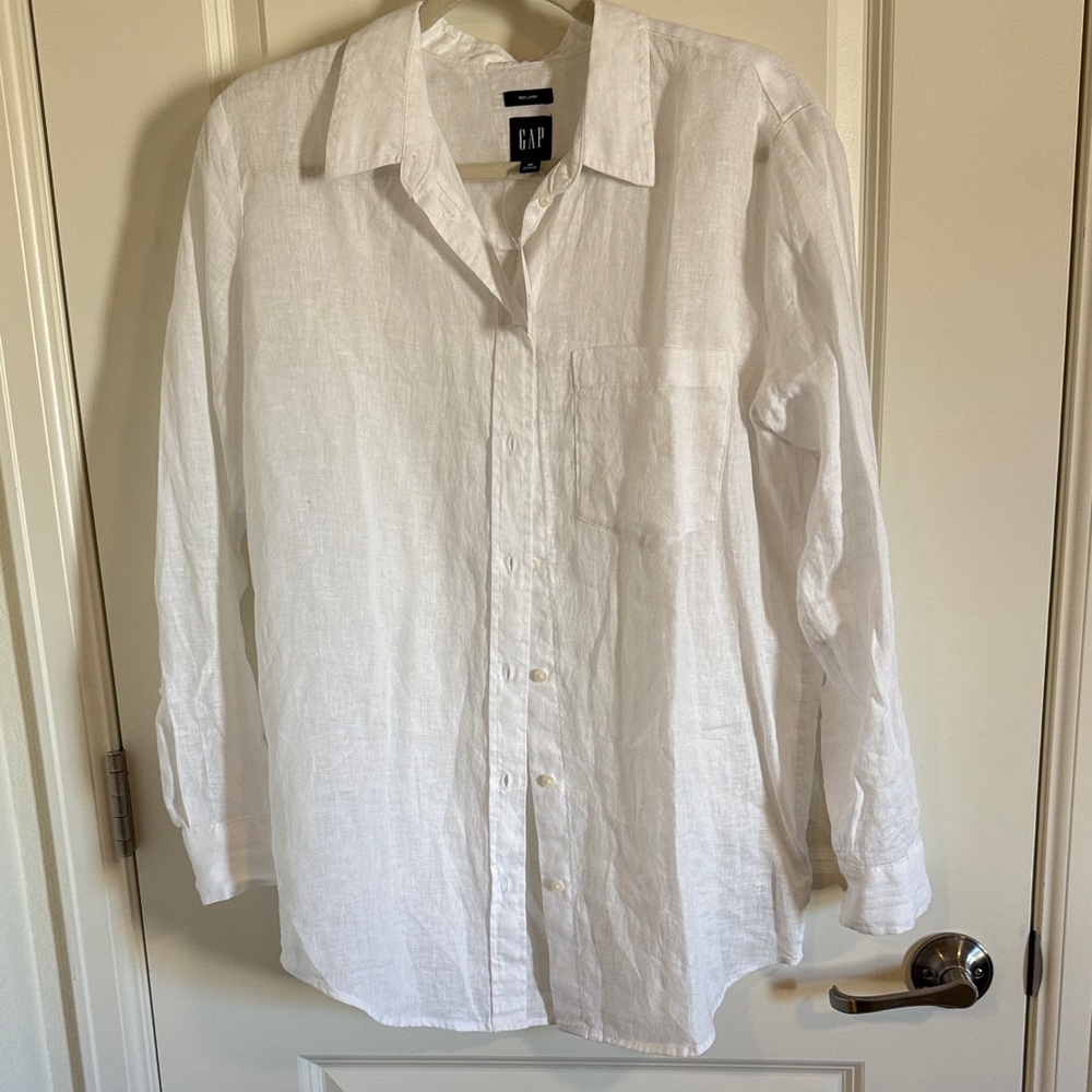 NWT 100% linen GAP Boyfriend button down